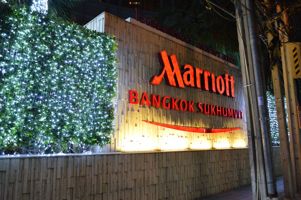 タイでのゴルフの後の1杯。最上階に「オクターブ」があるバンコク・マリオット・ホテル・スクムビット。