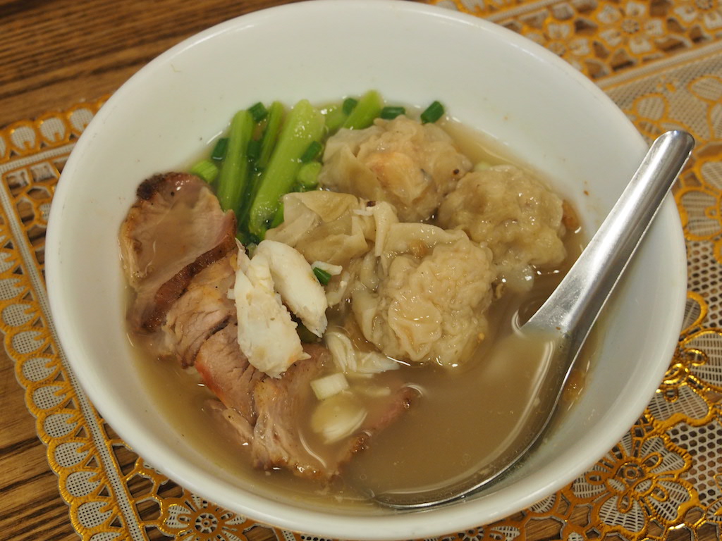 豪華蟹爪入りラーメンに舌鼓！ミシュランガイド・バンコク掲載店「サワン・バミー・ガンプー」