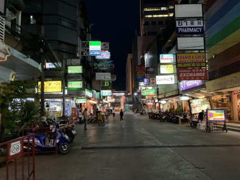 タニヤ通り　中間