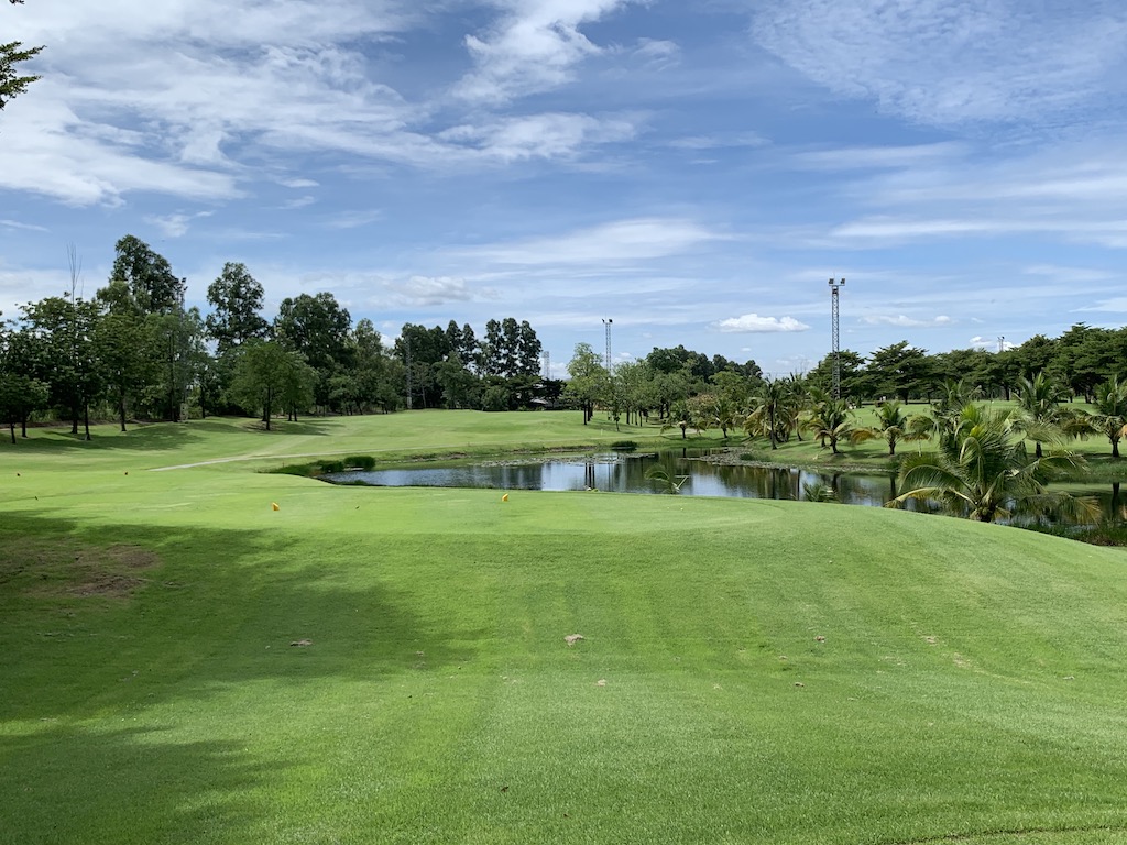 バンコク近郊のアユタヤにあるナイター完備のゴルフ場「ラチャカム・ゴルフクラブ（Rachakram Golf Club）」