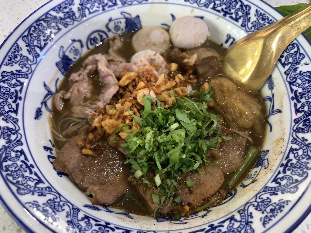 バンコクのタイで一番高いと言われている高級クイッティアオ屋「Thong Smith Siamese boat noodles」