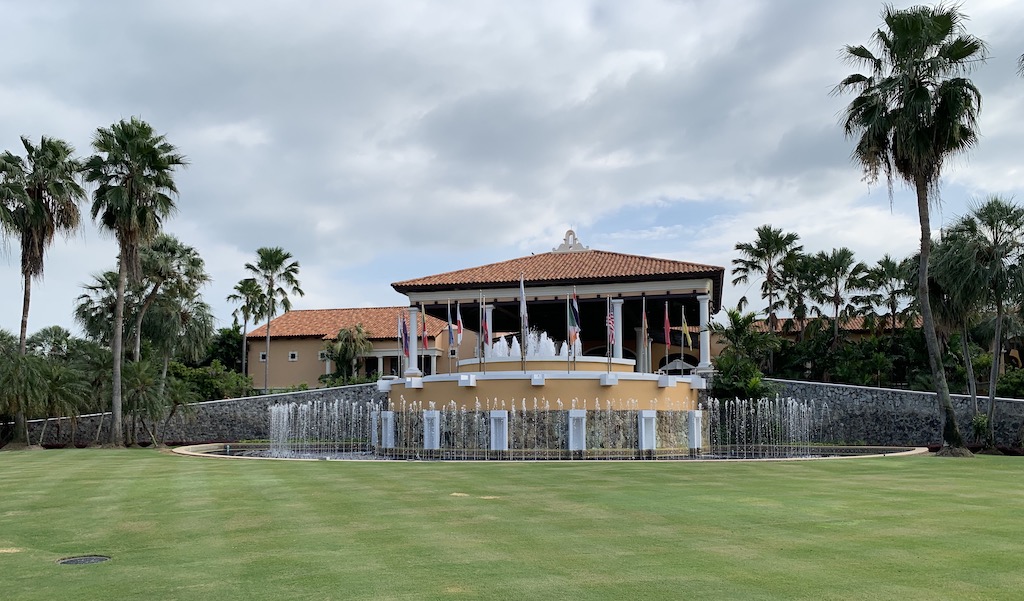 タイ国内でも屈指の超名門ゴルフコース「アマタスプリング・カントリークラブ（AMATA SPRING COUNTRY CLUB）」クラブハウス編