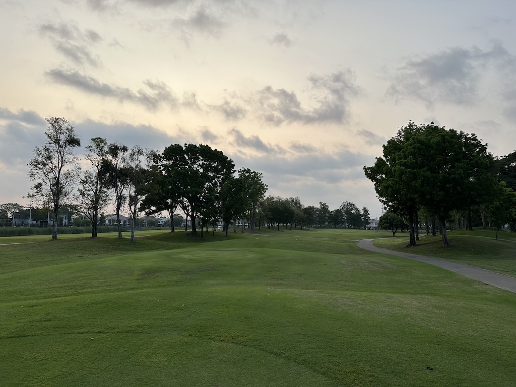 フローラヴィル・ゴルフ & カントリークラブ