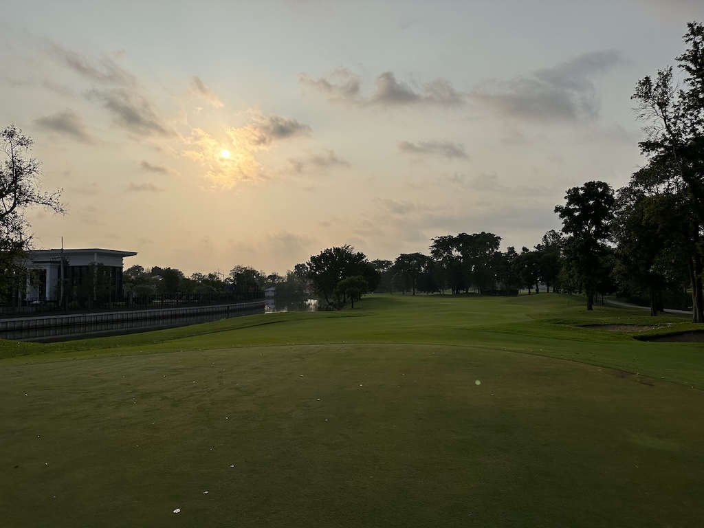 フローラヴィル・ゴルフ & カントリークラブ