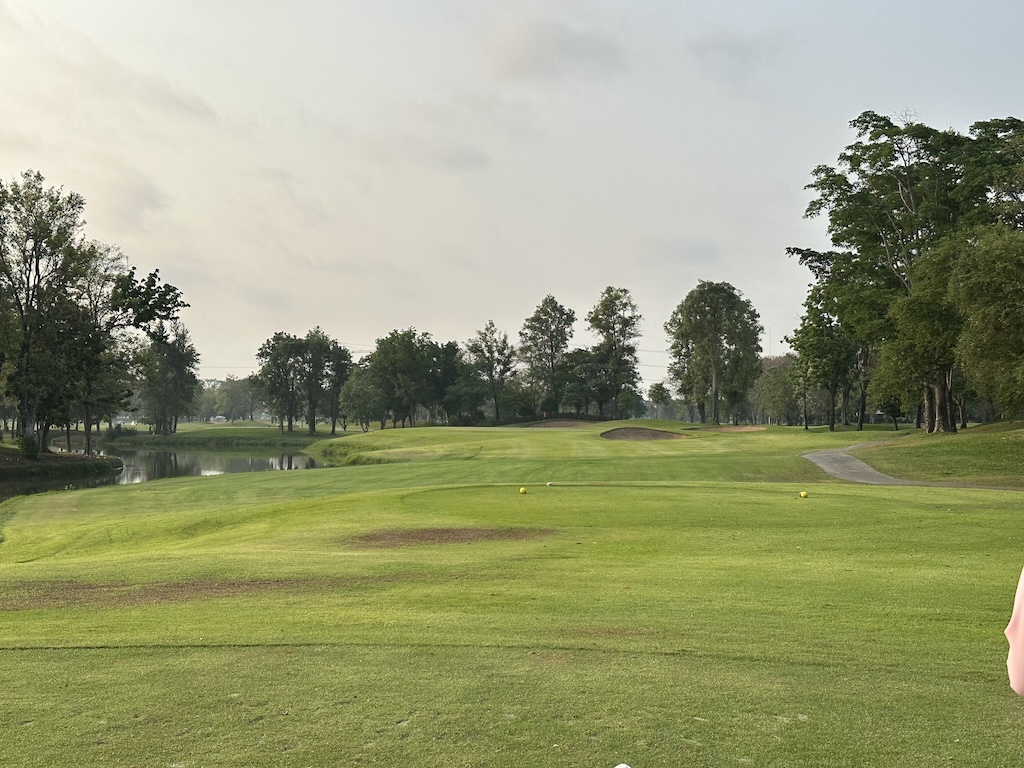 フローラヴィル・ゴルフ & カントリークラブ