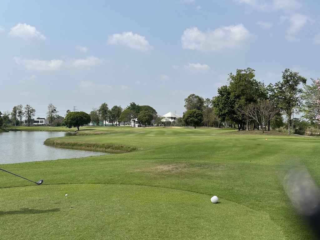 フローラヴィル・ゴルフ & カントリークラブ